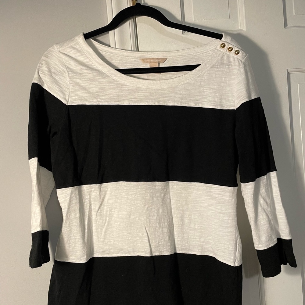 Banana Republic Pullover! NWOT! Black/White! Gorgeous! Shoulder detail! - Picture 3 of 4